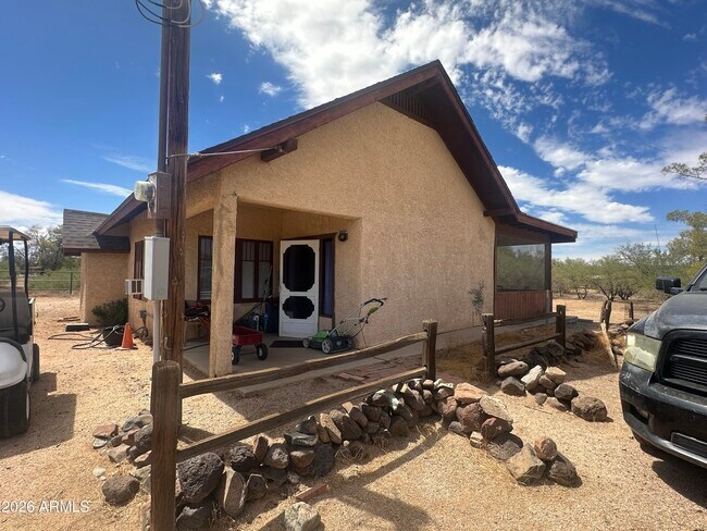 1328 E Maddock Rd in Phoenix, AZ - Building Photo - Building Photo