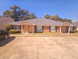120 Winding Way, Unit B in Leesburg, GA - Building Photo