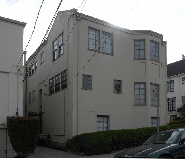 579 Beacon St in Oakland, CA - Building Photo - Building Photo