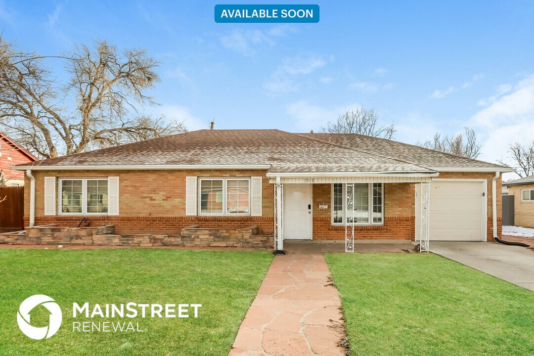 1048 Quari St in Aurora, CO - Building Photo