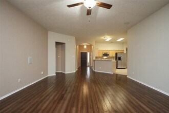 14 Delphinium Pl in Spring, TX - Building Photo - Building Photo