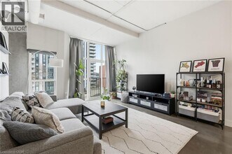 66 Bay St S in Hamilton, ON - Building Photo - Building Photo