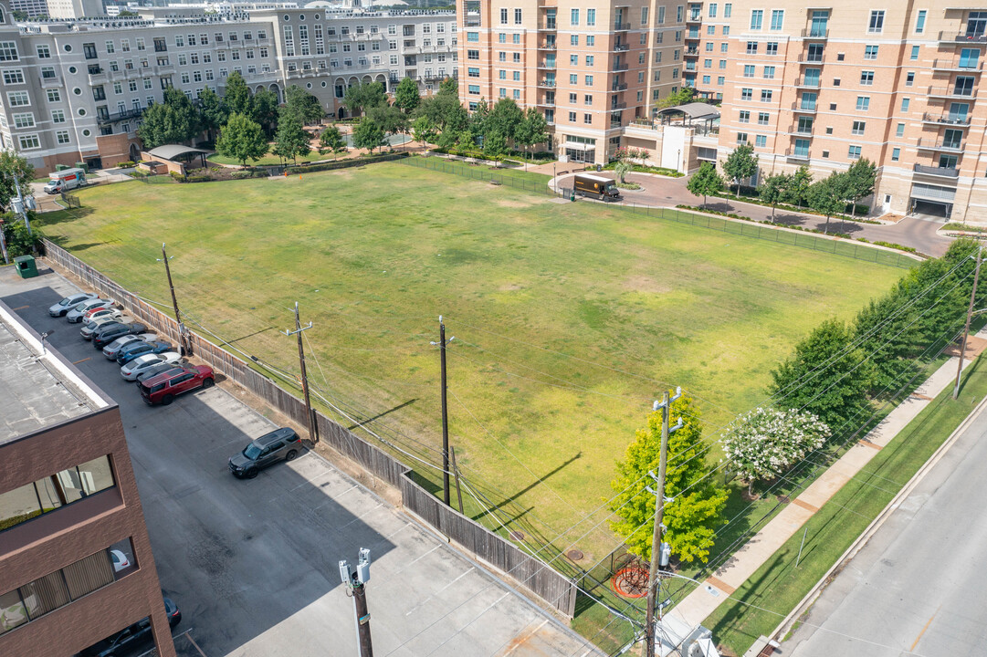 Camden Highland Village II in Houston, TX - Building Photo