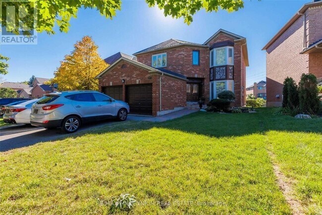 101 Loma Vista Dr in Vaughan, ON - Building Photo - Building Photo