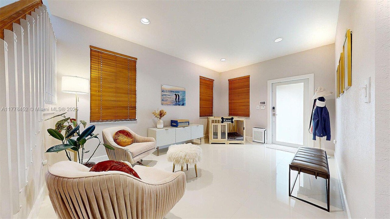 12300 SW 123rd Pass in Miami, FL - Building Photo