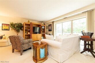 2112 Acacia Park Dr in Lyndhurst, OH - Building Photo - Building Photo