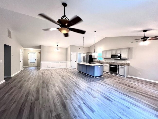 2010 Mina Ln Dr NE in Buford, GA - Building Photo - Building Photo