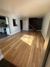 220 N Waterford Dr in Schaumburg, IL - Building Photo - Building Photo