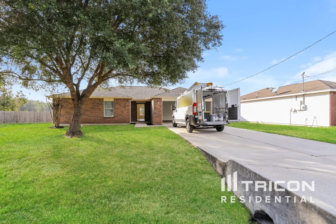 16220 Setting Sun Ct in Conroe, TX - Building Photo