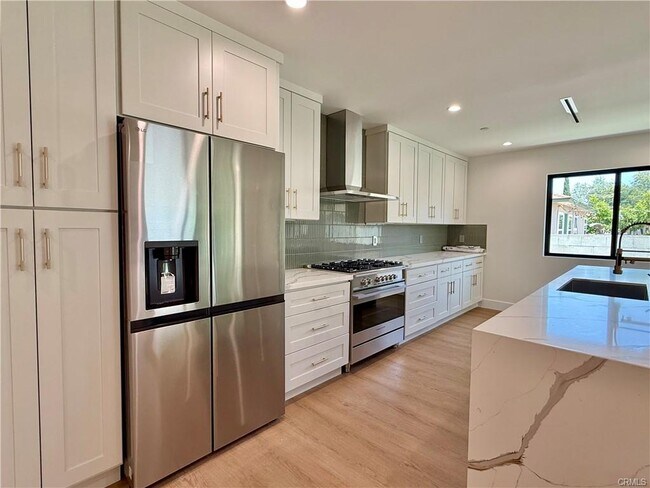 22130 Gault St in Los Angeles, CA - Building Photo - Building Photo
