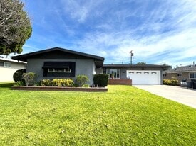 856 N Fuchsia Ave in Ontario, CA - Building Photo