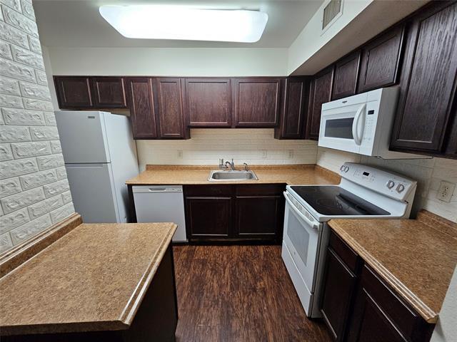 9829 Walnut St in Dallas, TX - Building Photo