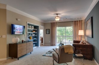 Legacy at Meridian Apartments in Durham, NC - Foto de edificio - Building Photo