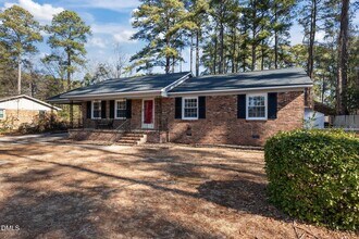 329 S McPherson Church Rd in Fayetteville, NC - Building Photo - Building Photo