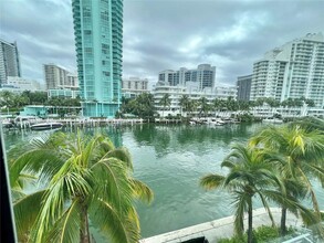 6101 Aqua Ave in Miami Beach, FL - Foto de edificio - Building Photo