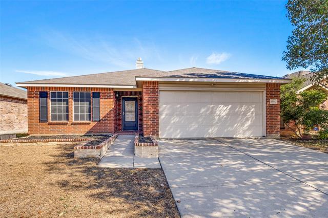 16504 Cowboy Trail in Justin, TX - Building Photo