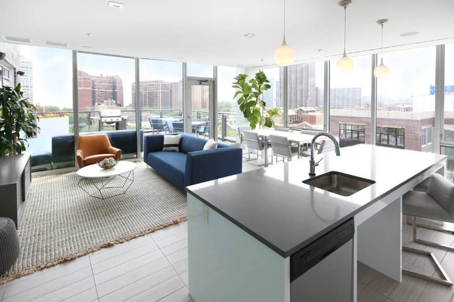 754 W Sheridan Rd in Chicago, IL - Building Photo - Building Photo