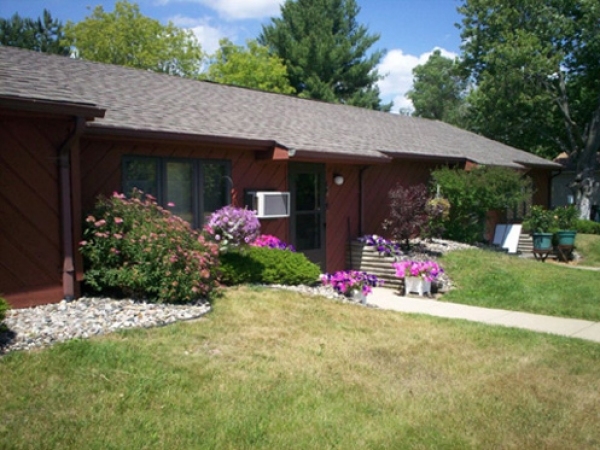 Sleepy Oaks Apartments in West Branch, MI - Building Photo - Building Photo