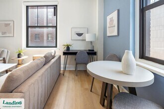 933 McGee St in Kansas City, MO - Foto de edificio - Building Photo