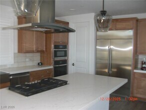 9751 Evergreen Pne St in Las Vegas, NV - Building Photo - Building Photo