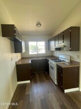 866 Barandal Dr in El Paso, TX - Foto de edificio - Building Photo