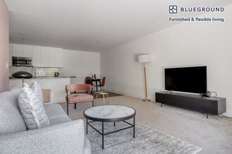 350 Sharon Park Dr in Menlo Park, CA - Building Photo - Building Photo