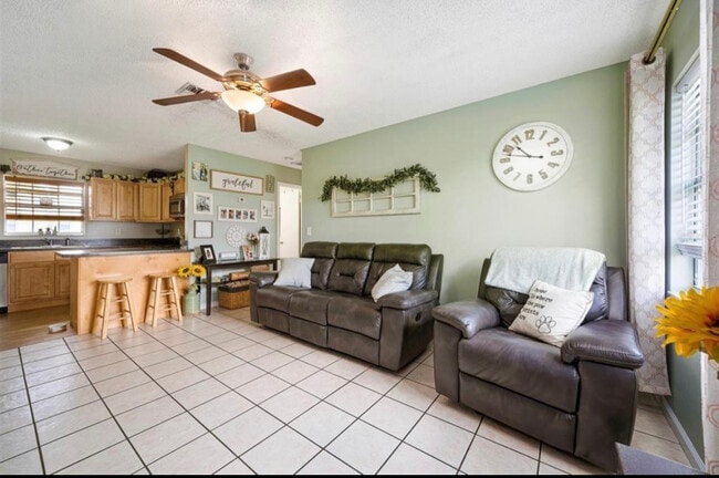 5103 SE 42nd Trce in Okeechobee, FL - Foto de edificio - Building Photo