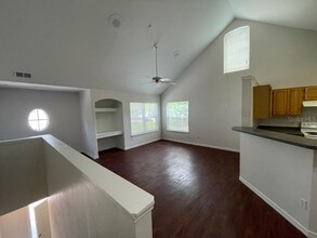 6593 Queens Borough Ave in Orlando, FL - Building Photo - Building Photo