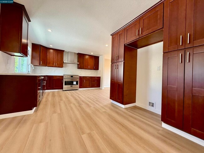 148 Lancaster Way in Vallejo, CA - Building Photo - Building Photo
