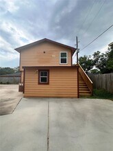 11130 Hanning Ln in Houston, TX - Building Photo - Building Photo