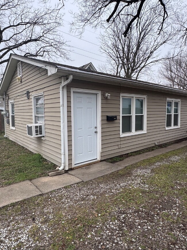 457 N Gordon St in Wichita, KS - Building Photo - Building Photo