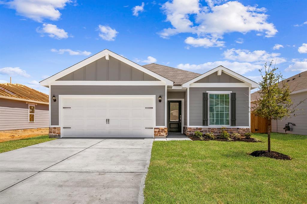 10383 Red Cardinal Dr in Cleveland, TX - Building Photo