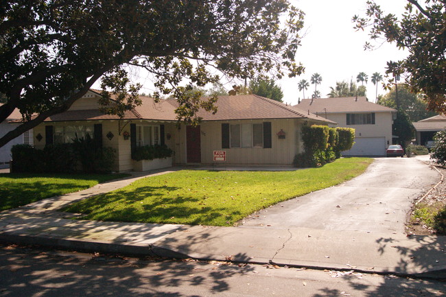 750 Baylor Ave in Claremont, CA - Foto de edificio - Building Photo