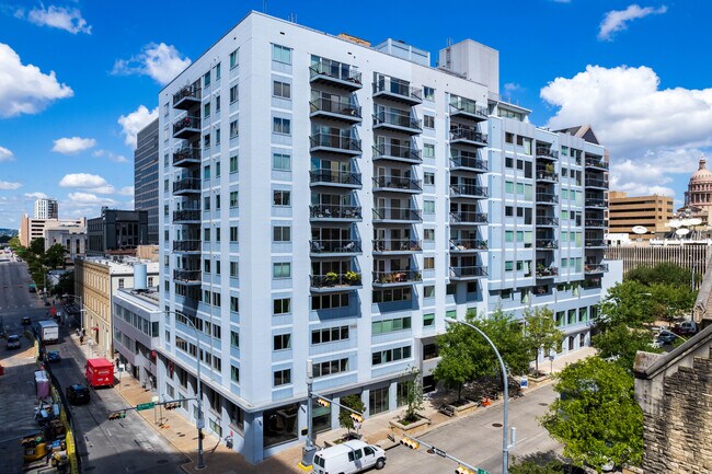 800 Brazos St