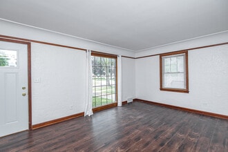 921 11th St SE in Rochester, MN - Building Photo - Building Photo