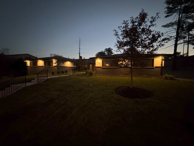 property at 818 Francis Pl