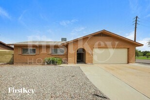 4702 W Paradise Ln in Glendale, AZ - Building Photo