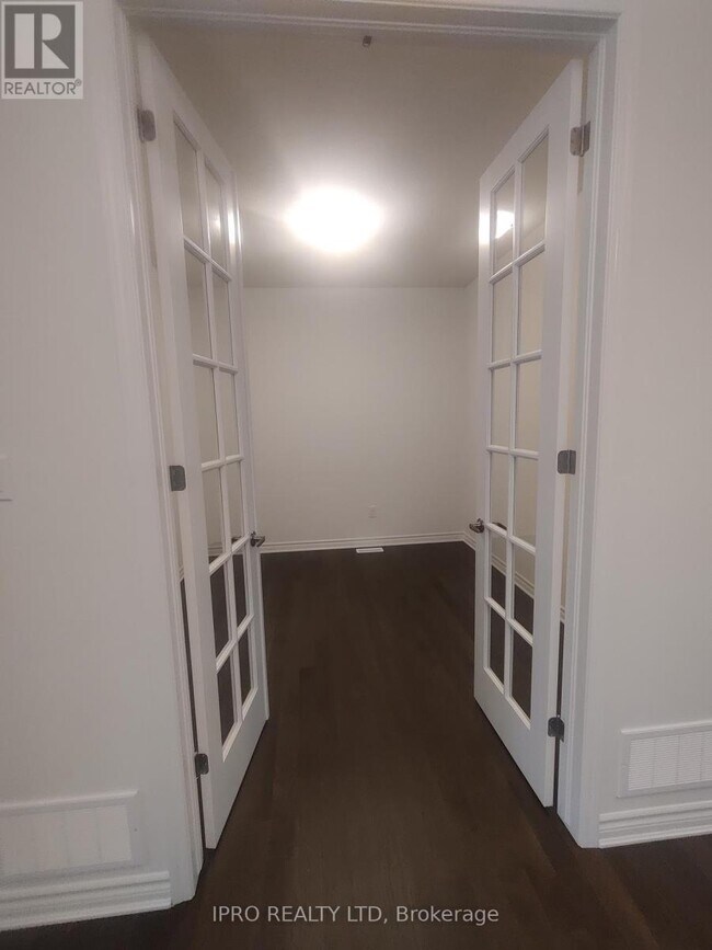 26 Milt Schmidt St in Kitchener, ON - Building Photo - Building Photo