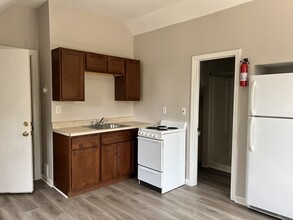 56 Dean St in Taunton, MA - Building Photo - Building Photo