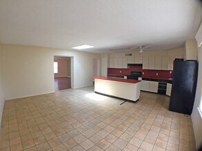 1804 N Broadway St in McAllen, TX - Building Photo - Building Photo