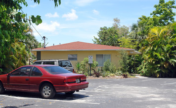 611 NE 29th Dr in Wilton Manors, FL - Building Photo - Building Photo