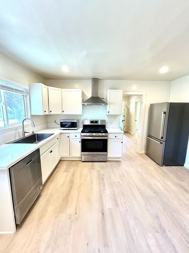 1186 Olive St in San Luis Obispo, CA - Building Photo - Building Photo