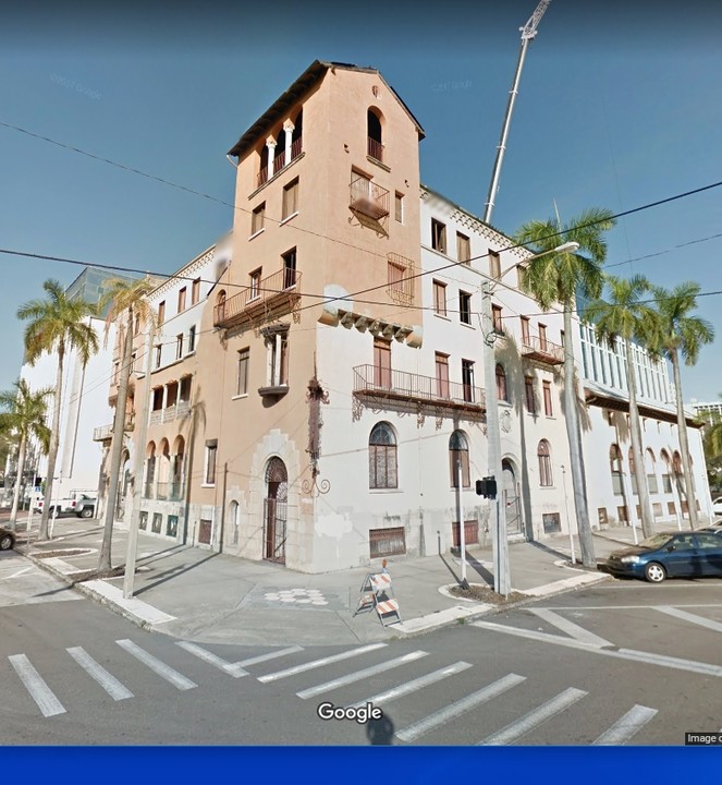 The Edward in St. Petersburg, FL - Foto de edificio