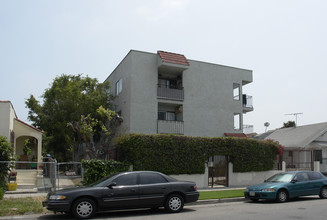 1406 N Serrano Ave in Los Angeles, CA - Building Photo - Building Photo