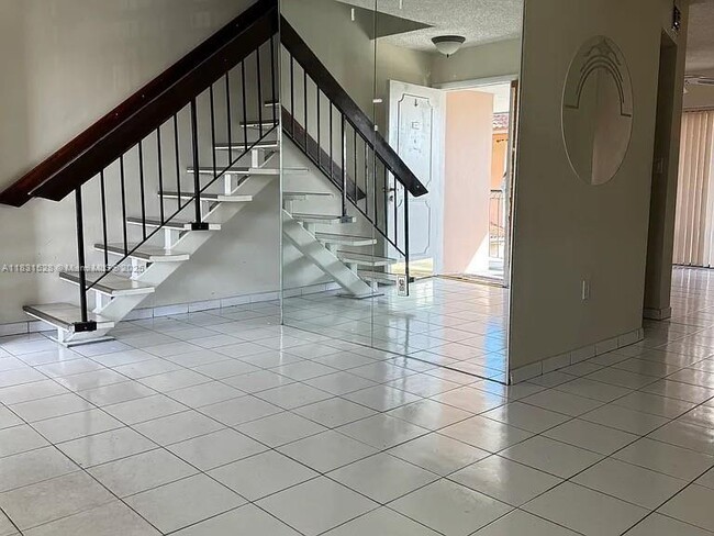 5851 W 20th Ave in Hialeah, FL - Building Photo - Building Photo