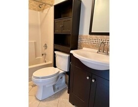 425B Grafton St, Unit 425B in Worcester, MA - Building Photo - Building Photo