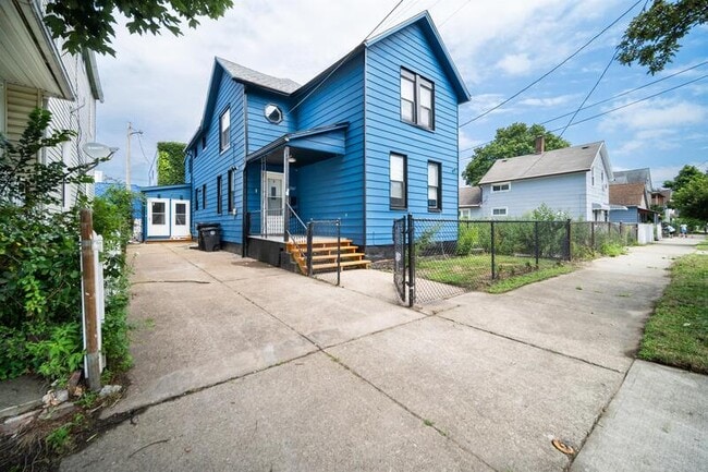 1365 E 43rd St in Cleveland, OH - Building Photo - Building Photo