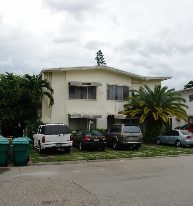 25 Isle Of Venice Dr in Fort Lauderdale, FL - Foto de edificio - Building Photo