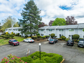 Kenthill Townhomes in Kent, WA - Building Photo - Building Photo