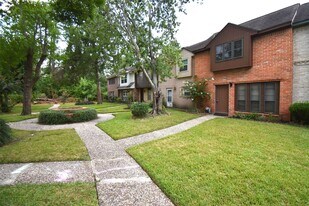 429 Sunset Dr in Dickinson, TX - Building Photo